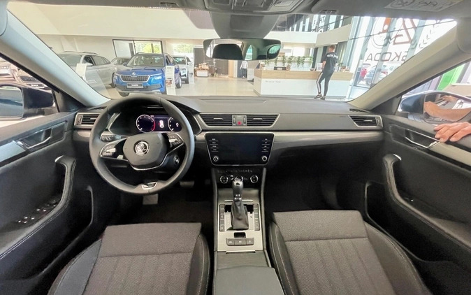 Skoda Superb cena 173490 przebieg: 4, rok produkcji 2024 z Pajęczno małe 79